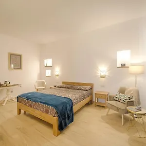 Guest house Cozy Downtown